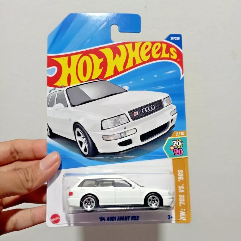 Hot Wheels 2025 Case F '94 Audi Avant RS2 White - International Card #29