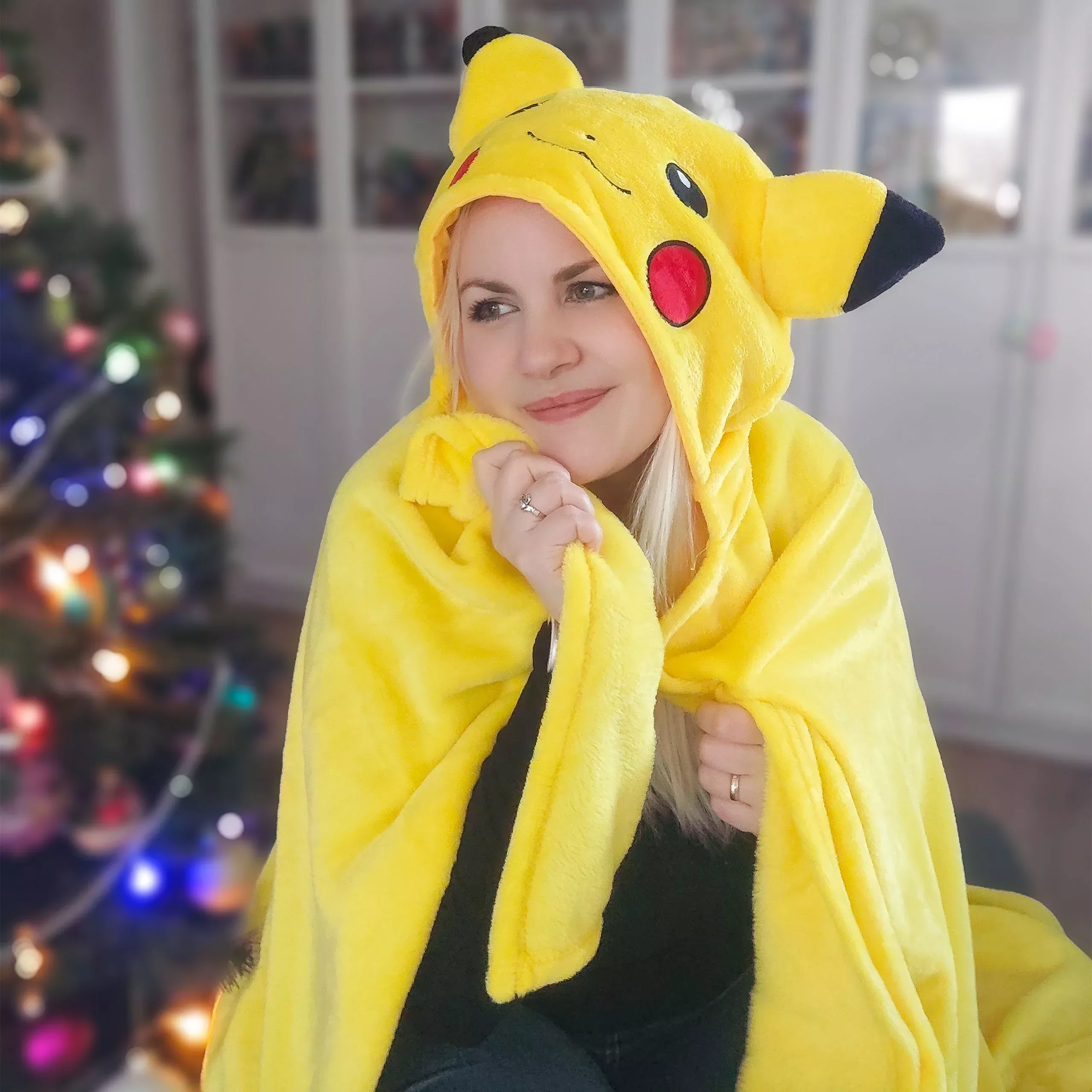 Pokemon - Pikachu Hooded Blanket
